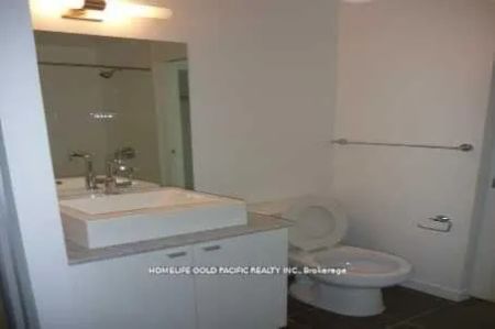 103 The Queensway Avenue #1802 - Photo 2