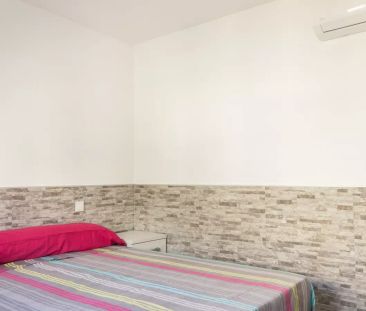Double bed in Rooms for rent in 3-bedroom apartment with AC near Ca... - Photo 6