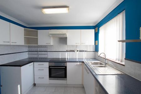 3 bedroom terraced house to rent - Photo 3