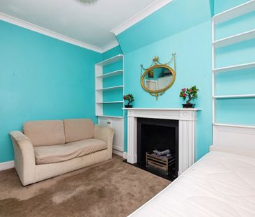 1 Bed Flat, Kennington Park Road, SE11 - Photo 1