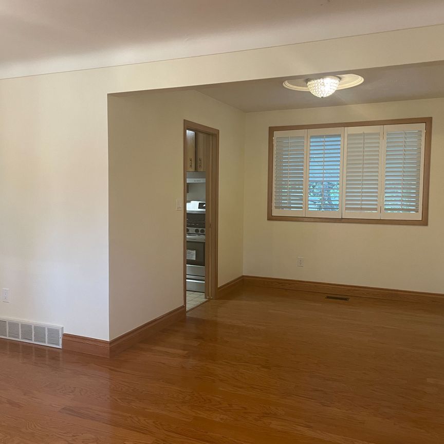 For Lease - 4327 Mitchell Avenue, Niagara Falls, Ontario - Photo 1