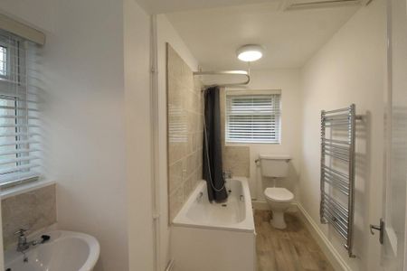 2 bedroom terraced house to rent - Photo 4