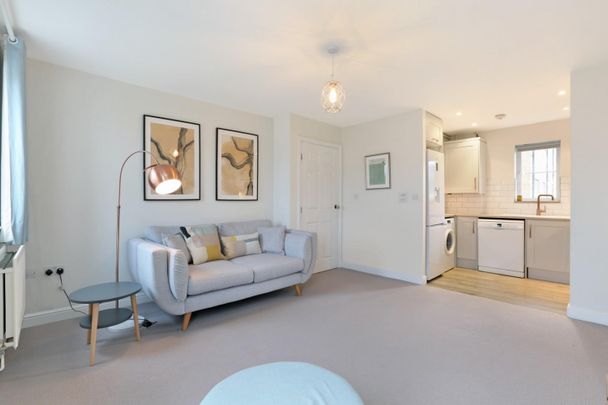 1 bedroom Flat To Let Total Size: 472 SQ FT - Photo 1