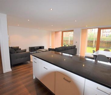 2 Bedroom Apartment Available Arranging tenancy - Photo 3