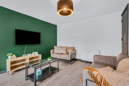 7 HESSLE WALK Leeds - LS6 1EJ - Photo 2