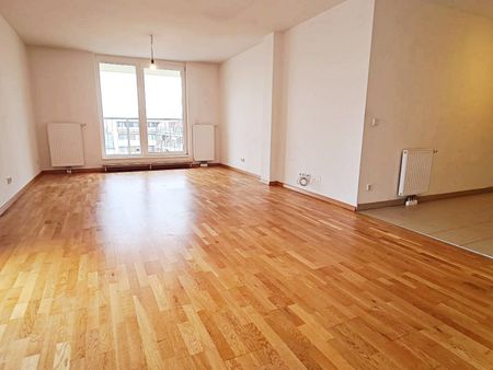 DACHGESCHOSS, gepflegte 103 m2 Neubau mit Loggia und Balkon, Wohnküche, 3 Zimmer, Wannenbad, Parketten, Holbeingasse - Photo 5