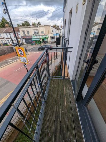 1 bedroom apartment to rent - Photo 5
