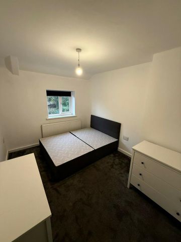 3 bedroom end of terrace house to rent - Photo 3