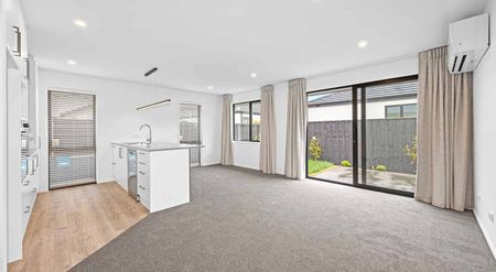 Fresh Three Bedroom In Rolleston! - Photo 2