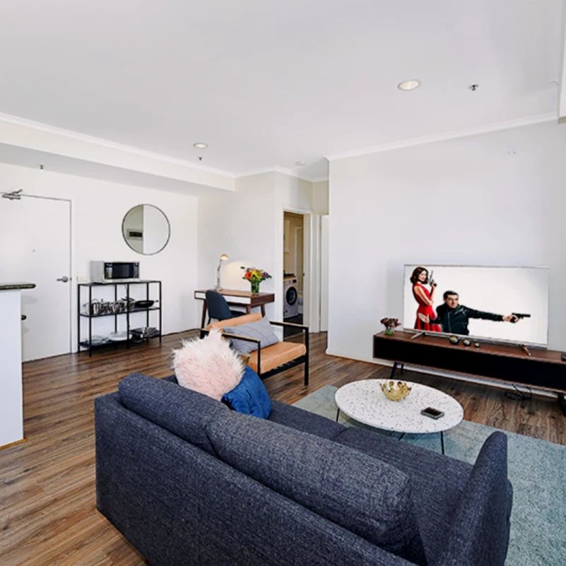 Chic 1-bedroom apartment near Melbourne Central Station - Photo 1
