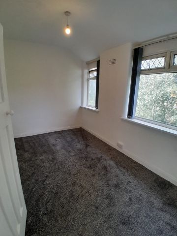 3 Bed Terraced House, Chudleigh Road, M8 - Photo 4