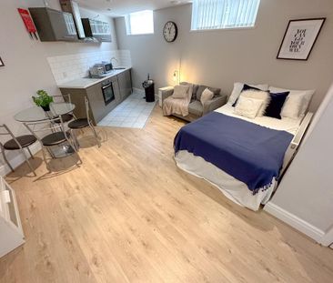 Studio to rent - Photo 1