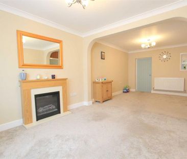 3 bedroom end of terrace house to rent - Photo 2