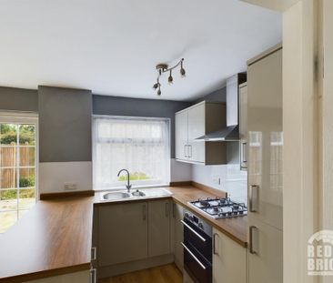 3 bedroom semi-detached house to rent - Photo 4
