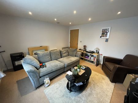 27 Coniston House Spinner Croft, S40 - Photo 5