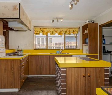 Four Bedrooms, Two Bathrooms, Double Garage - Photo 5