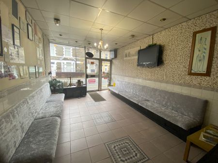 £1,083 PCM, Fully Fitted and Equipped A3 Licensed Takeaway with Off-Road Parking in Pontygwindy Road, Caerphilly, CF83 3AD - Photo 4