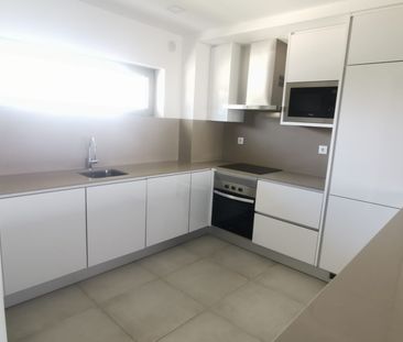 Apartamento T2 para Arrendamento Anual na Praia da Rocha - Photo 1