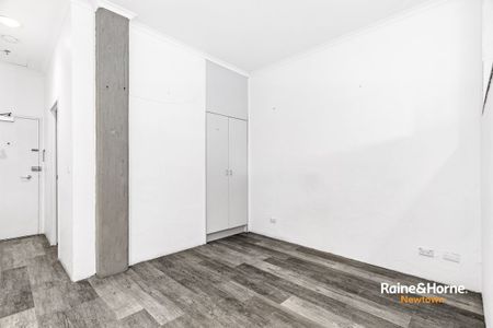 Separate living studio apartment located on King Street - Photo 2