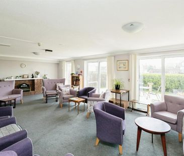 1 bedroom retirement property to rent - Photo 3