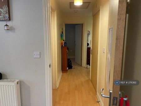 2 bedroom flat to rent - Photo 5