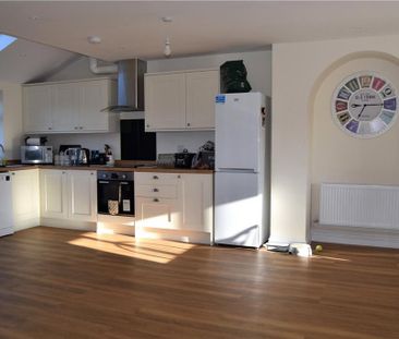 3 bedroom semi-detached house to rent - Photo 3