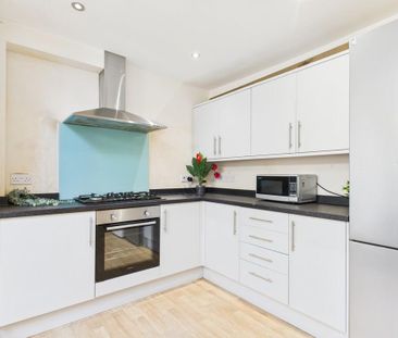 1 bedroom in a house share to rent - Photo 4