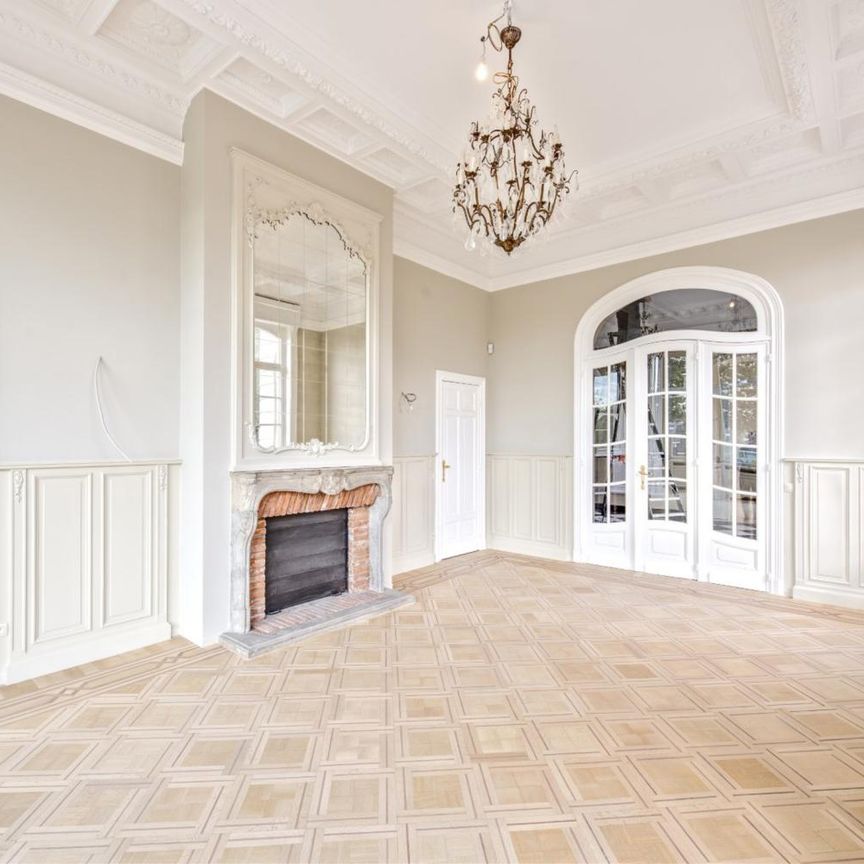 Quartier Montgomery : Somptueuse Maison rénovée de +/- 910 m² - 6 ch & 4 sdb - Photo 1