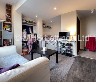 1 Bedroom Bedsit for rent in Midland Road - Photo 2