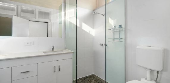 Walking Distance to the Brewery, Barwon River & Kardinia Park - Photo 2