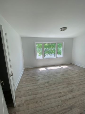 For Lease - 1049 Simcoe Street Unit# Main, Oshawa, Ontario - Photo 4