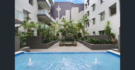 FULLY FURNISHED ONE BEDROOM IN THE HEART OF VIBRANT SURRY HILLS - Photo 3