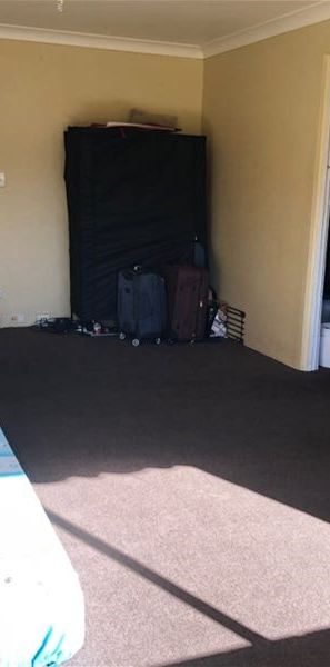 COMFORTABLE PRIVATE LIVING - Photo 1