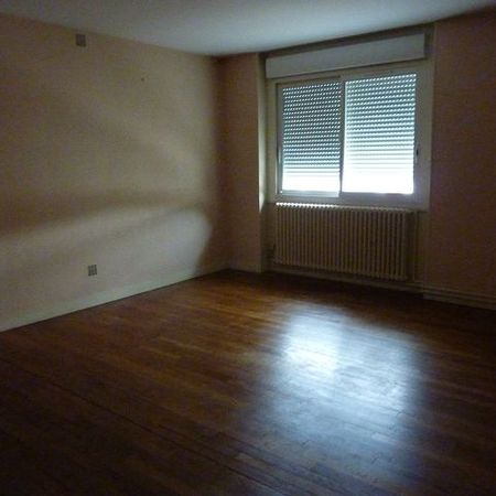 Location Appartement 4 pièces 77m² MONTMORILLON 86500 - Photo 3