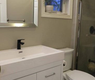 For Lease - 360 Stanfield Drive, Oakville, Ontario - Photo 6