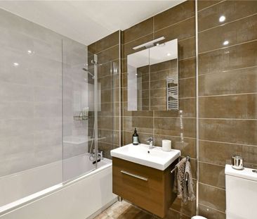 A modern two double bedroom apartment with off street parking situa... - Photo 5