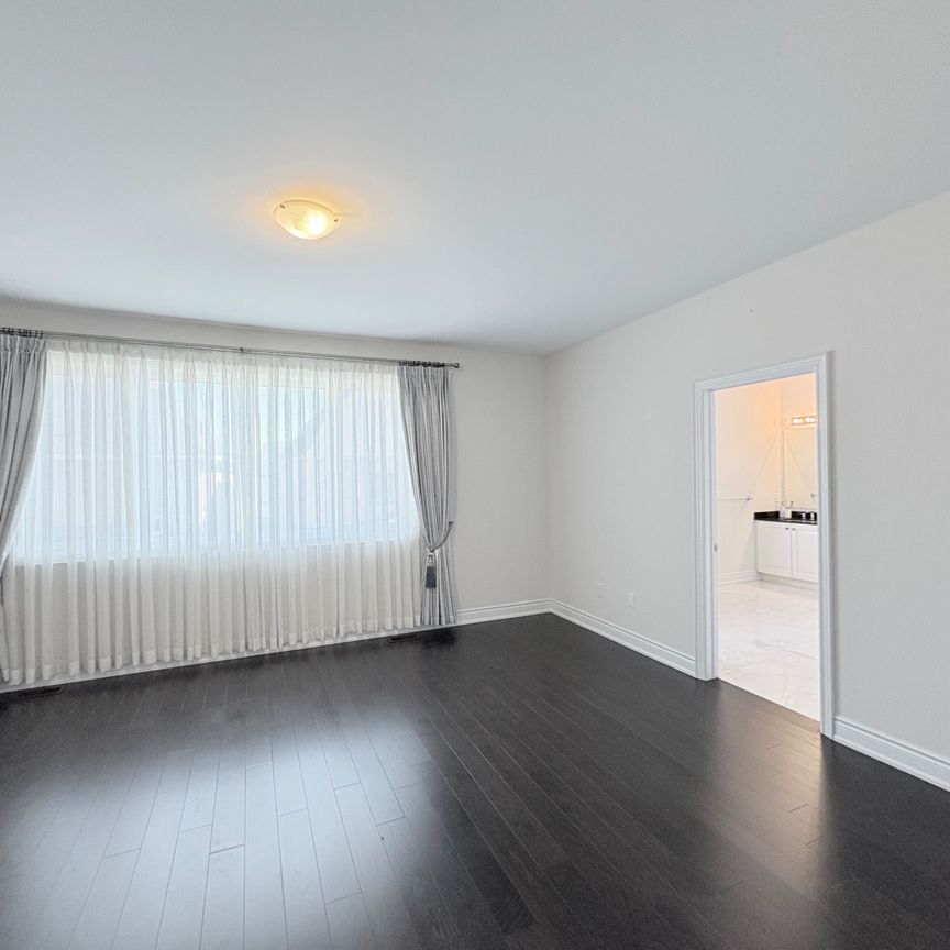 For Lease - 96 Threshing Mill Boulevard, Oakville, Ontario - Photo 1