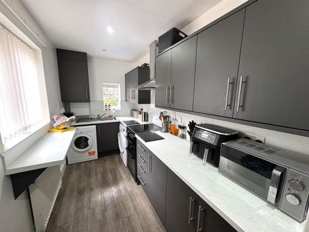 2 bedroom terraced house to rent - Photo 3