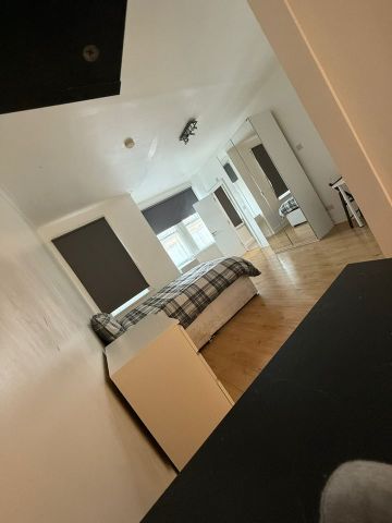 Room in a Shared House, Ivy Road, NW2 - Photo 2