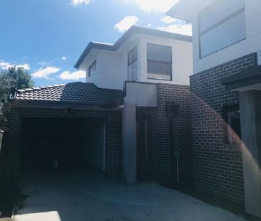 Luxury Living - Photo 6