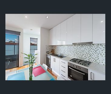 Everything in Twos! 2 Bed, 2 Bath Townhouse! - Photo 3