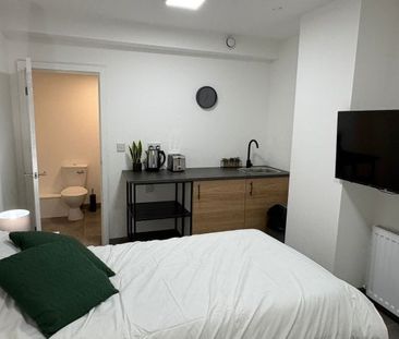 Flat 1, 21 Silver Street - Photo 1