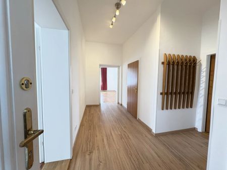 Zentrale 4-Zimmer-Wohnung mit Gartenmitbenützung – Nähe Hauptbahnhof St. Pölten - Foto 3