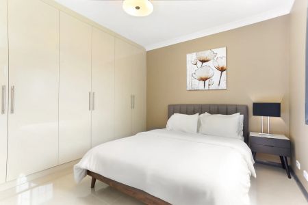 Near new private living in convenient Strathfield location - Photo 5