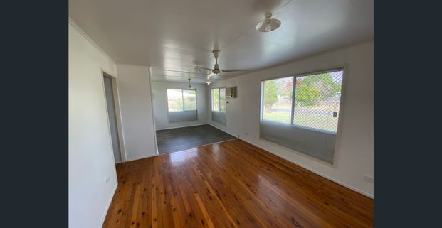 WELL PRESENTED 3 BEDROOM HOME BACKING ONTO A SERENE NATURE RESERVE! - Photo 1