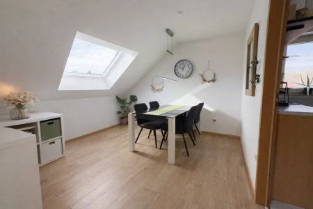 3-Zimmerwohnung mit Dachterrasse in gepflegtem Mehrfamilienhaus - Foto 2
