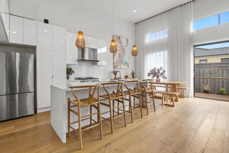 Beachside Elegance – Just 600m from the Sand! - Photo 5