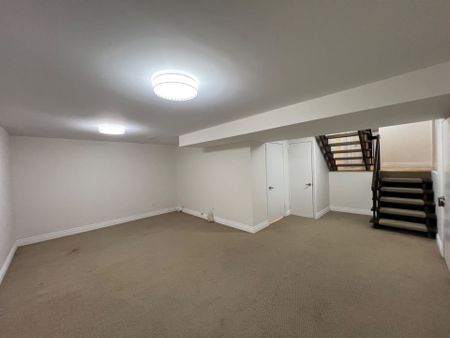 For Lease - 23 Beardmore Crescent, Toronto, Ontario - Photo 3