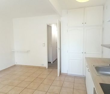 Location Appartement 1 pièce 33m² TOULON 83000 - Photo 4