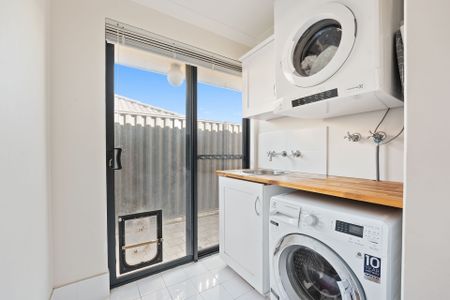 Four Bedroom Family Home in Baldivis - Photo 5